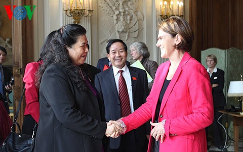 Tong Thi Phong en visite en France - ảnh 2